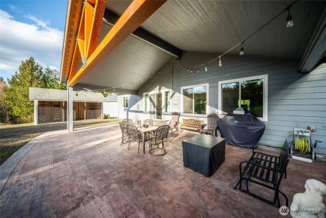 946 Paine Road Castle Rock WA 98611