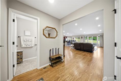 946 Paine Road Castle Rock WA 98611