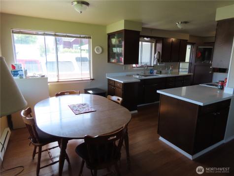 2108 Tacoma Road E Puyallup WA 98371