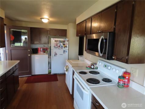 2108 Tacoma Road E Puyallup WA 98371
