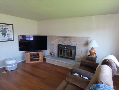 2108 Tacoma Road E Puyallup WA 98371