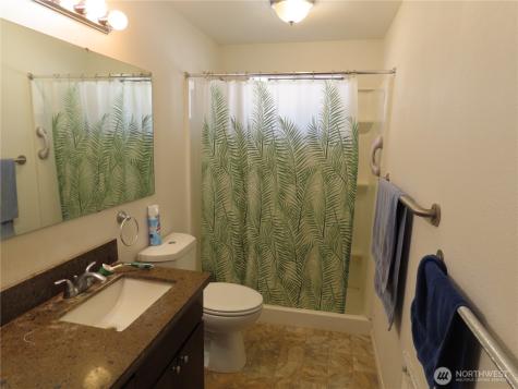 2108 Tacoma Road E Puyallup WA 98371