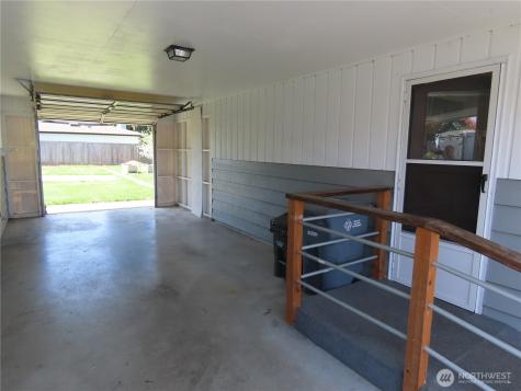 2108 Tacoma Road E Puyallup WA 98371