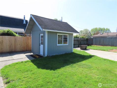 2108 Tacoma Road E Puyallup WA 98371