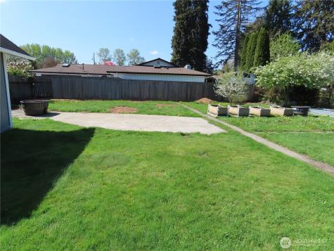 2108 Tacoma Road E Puyallup WA 98371