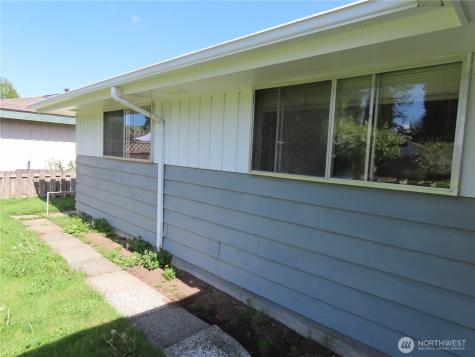 2108 Tacoma Road E Puyallup WA 98371