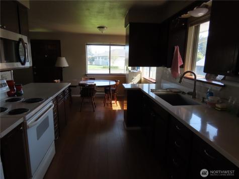2108 Tacoma Road E Puyallup WA 98371
