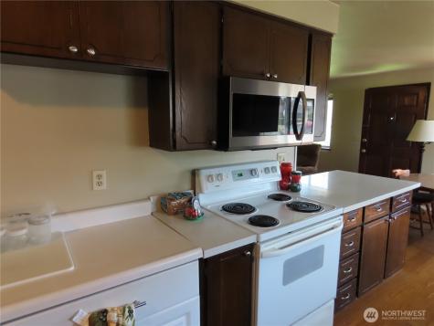 2108 Tacoma Road E Puyallup WA 98371