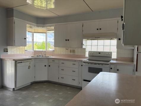 10 W Dewberry Avenue Omak WA 98841