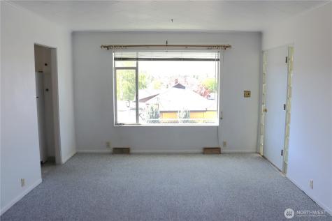 10 W Dewberry Avenue Omak WA 98841