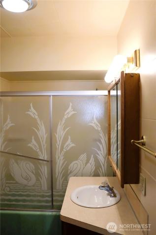 10 W Dewberry Avenue Omak WA 98841
