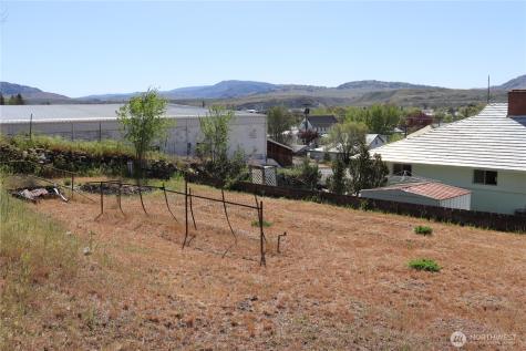 10 W Dewberry Avenue Omak WA 98841