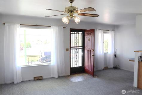 10 W Dewberry Avenue Omak WA 98841