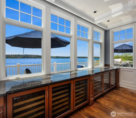 8233 W Mercer Way Mercer Island WA 98040