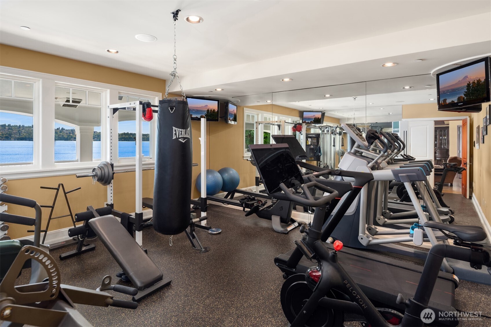 8233 W Mercer Way Mercer Island WA 98040