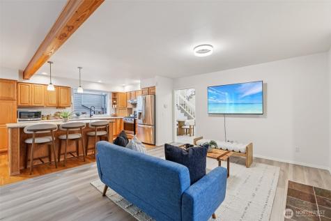 24320 SE 42nd Street Sammamish WA 98029