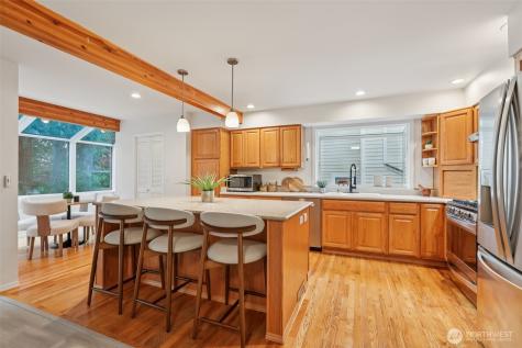 24320 SE 42nd Street Sammamish WA 98029