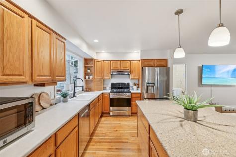 24320 SE 42nd Street Sammamish WA 98029