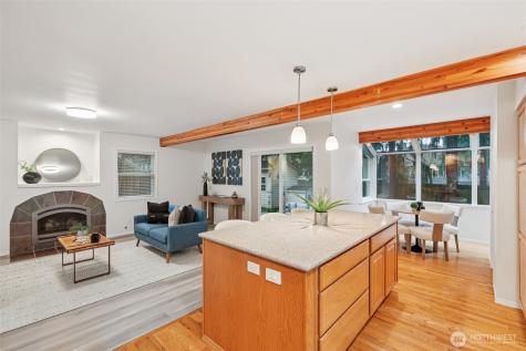 24320 SE 42nd Street Sammamish WA 98029