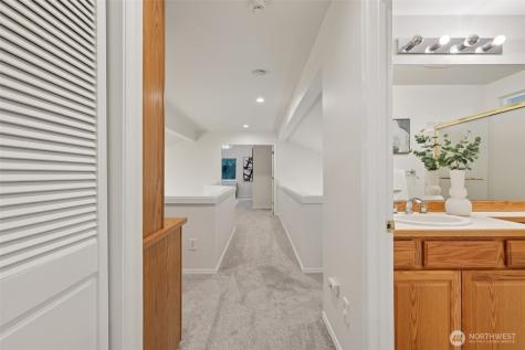 24320 SE 42nd Street Sammamish WA 98029