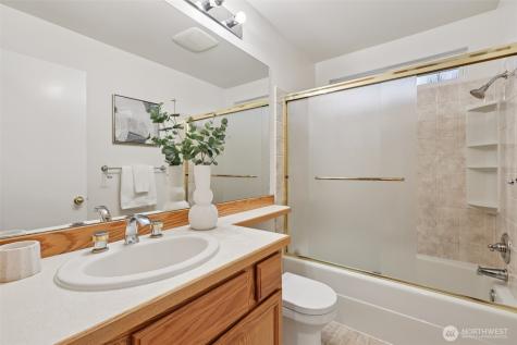 24320 SE 42nd Street Sammamish WA 98029