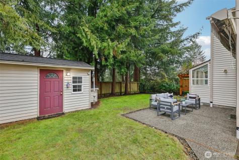 24320 SE 42nd Street Sammamish WA 98029