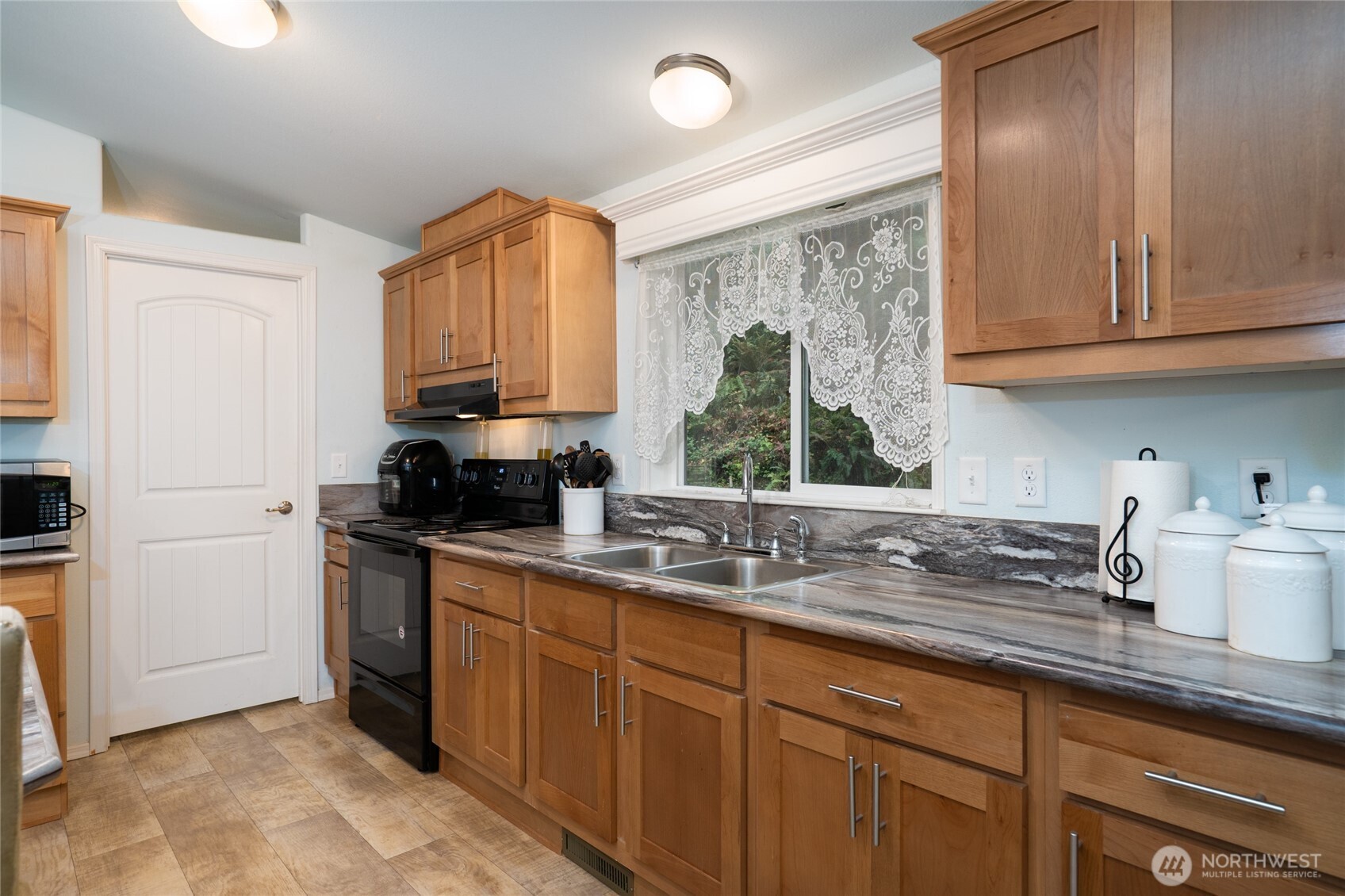 9054 W Pressentin Drive Concrete WA 98237