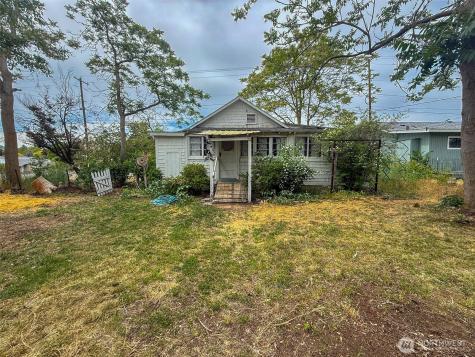 741 5th Avenue S Okanogan WA 98840