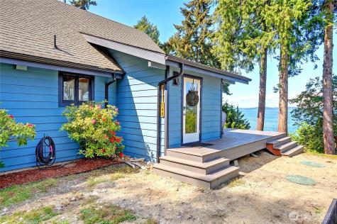 162 N Loon Asea Lane Camano Island WA 98282