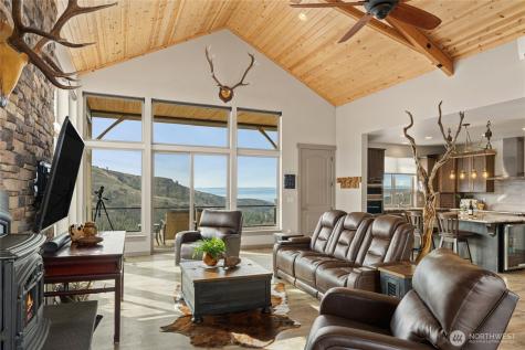 6083 Secret Canyon Road Ellensburg WA 98926