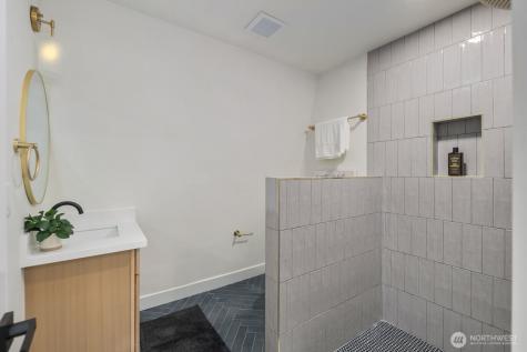 16644 SE 235th Street Kent WA 98042