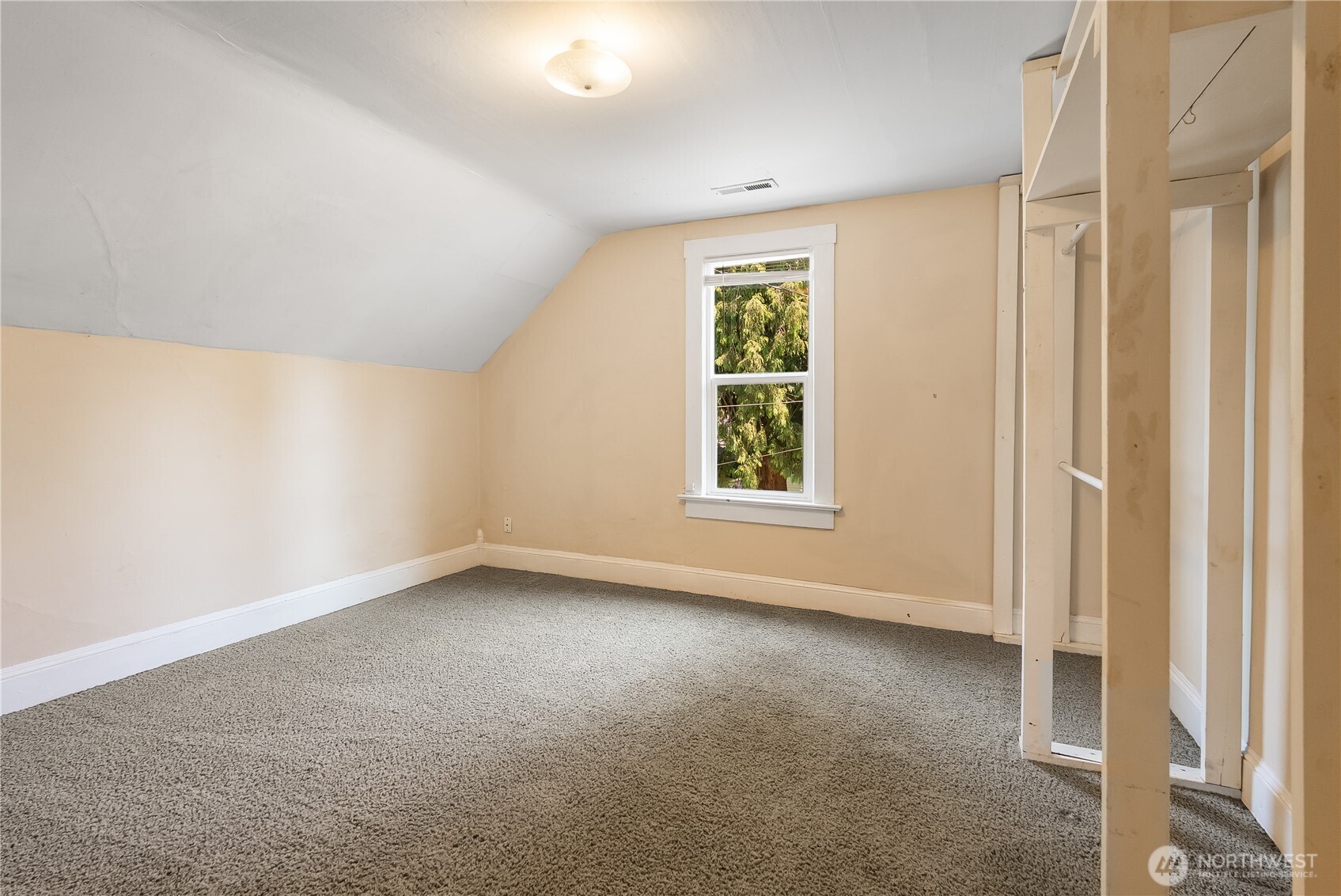 1152 Ellis Street Bellingham WA 98225