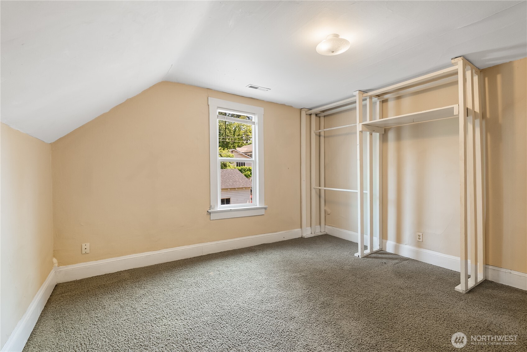 1152 Ellis Street Bellingham WA 98225