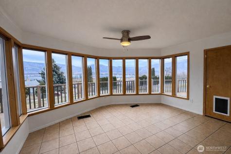 9 Rose Street Oroville WA 98844