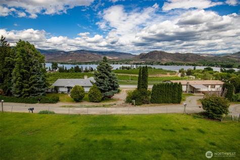 9 Rose Street Oroville WA 98844