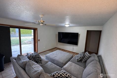9 Rose Street Oroville WA 98844