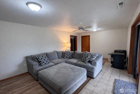 9 Rose Street Oroville WA 98844