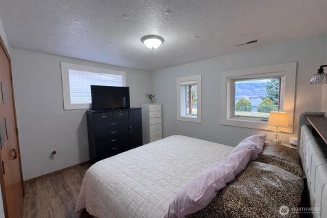 9 Rose Street Oroville WA 98844