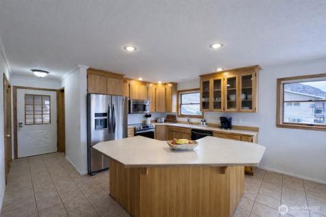 9 Rose Street Oroville WA 98844