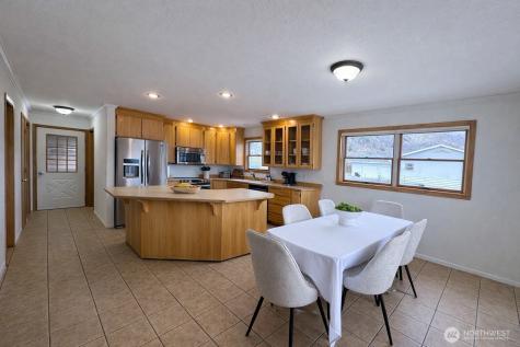 9 Rose Street Oroville WA 98844