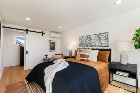 1556 S Pearl Street Seattle WA 98108