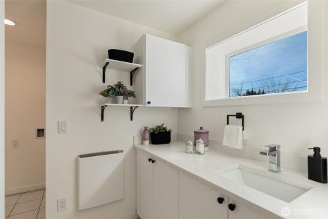 1556 S Pearl Street Seattle WA 98108