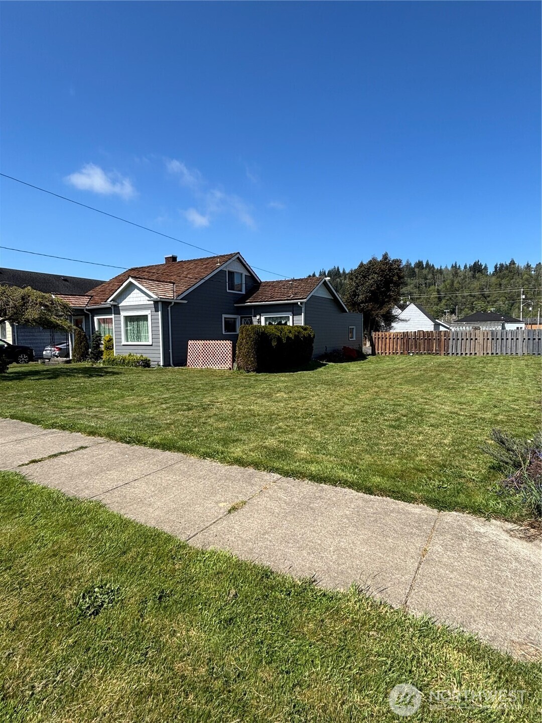 2835 Pacific Avenue Hoquiam WA 98550