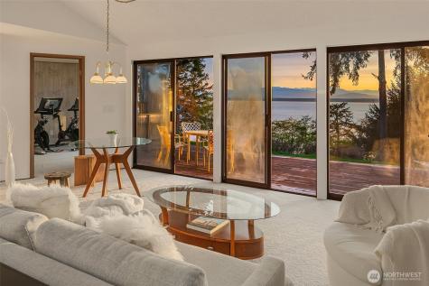 2180 Inverness Way Coupeville WA 98239