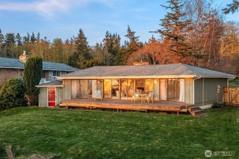 2180 Inverness Way Coupeville WA 98239