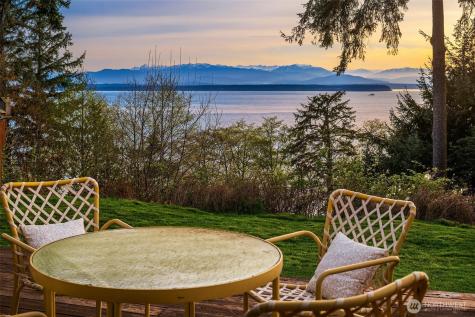 2180 Inverness Way Coupeville WA 98239