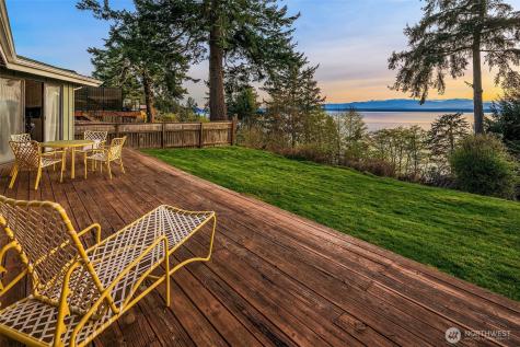 2180 Inverness Way Coupeville WA 98239