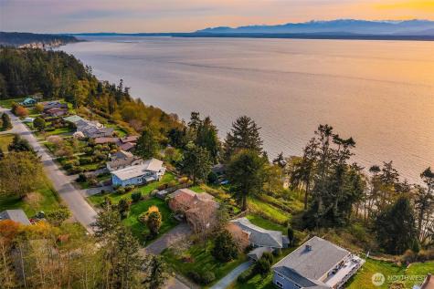 2180 Inverness Way Coupeville WA 98239