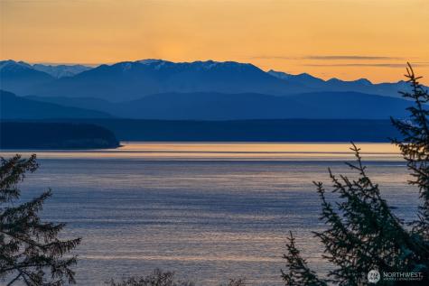 2180 Inverness Way Coupeville WA 98239