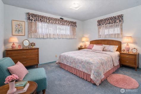 10424 36th Street E Edgewood WA 98372